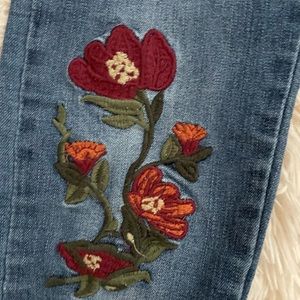 Embroidered skinny jeans…Medium(SM)